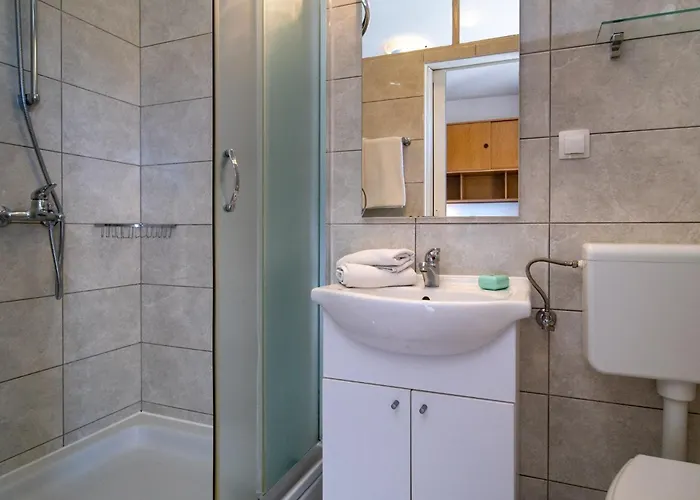 Double Banjol 2008b ゲストハウス 4*