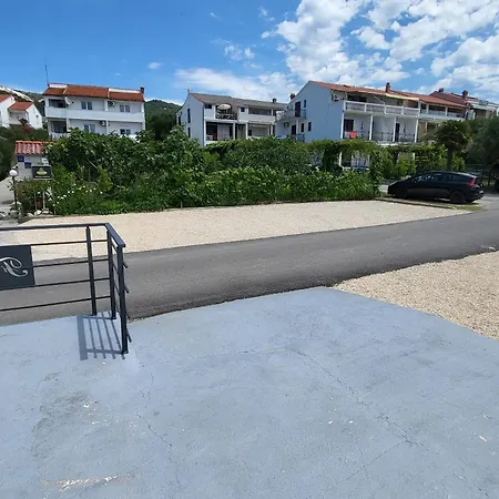 Pensión Double Banjol 2008b